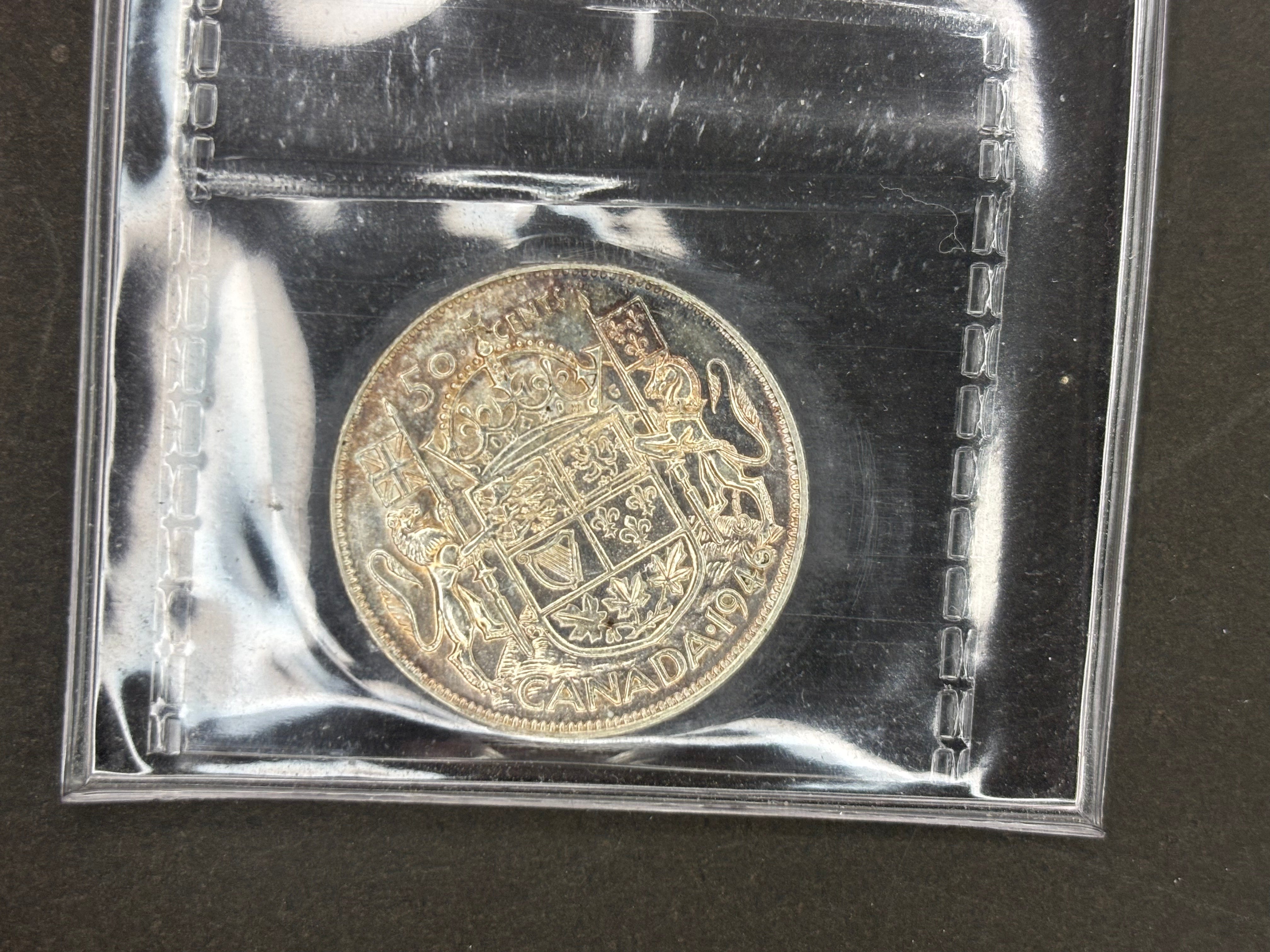 Pièce de monnaie en argent du Canada - 50 cents - Modèle de 1946 / ICCS AU55